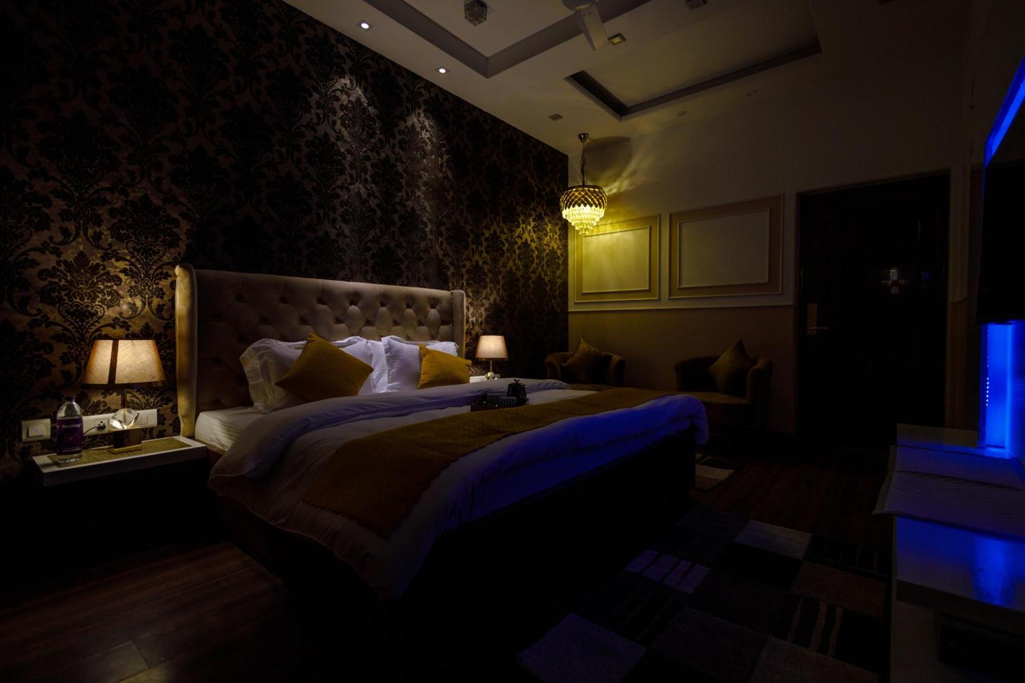 Victorian Elegance Luxury Stays อัมริตสา ภายนอก รูปภาพ