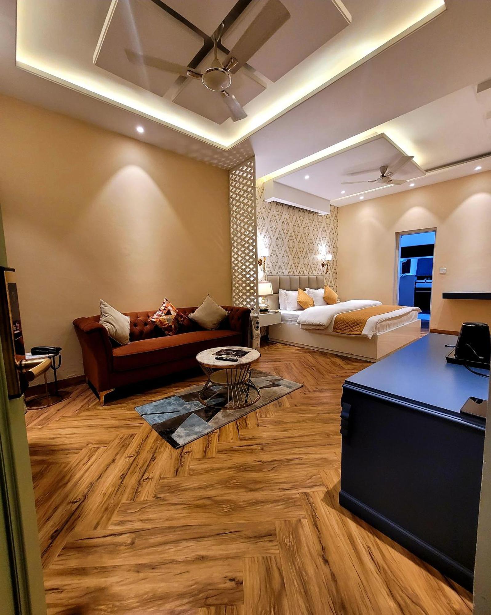 Victorian Elegance Luxury Stays อัมริตสา ภายนอก รูปภาพ
