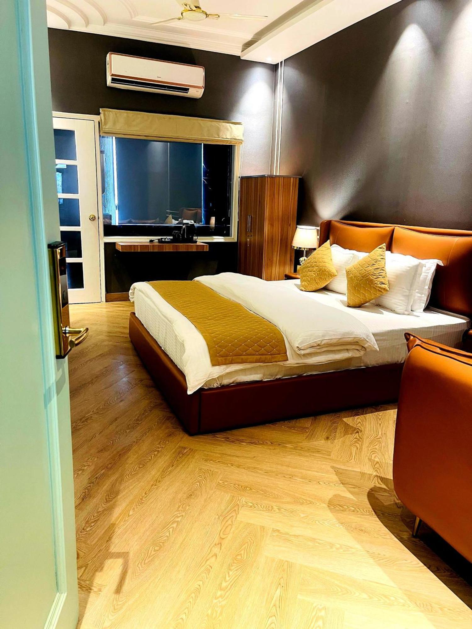 Victorian Elegance Luxury Stays อัมริตสา ภายนอก รูปภาพ