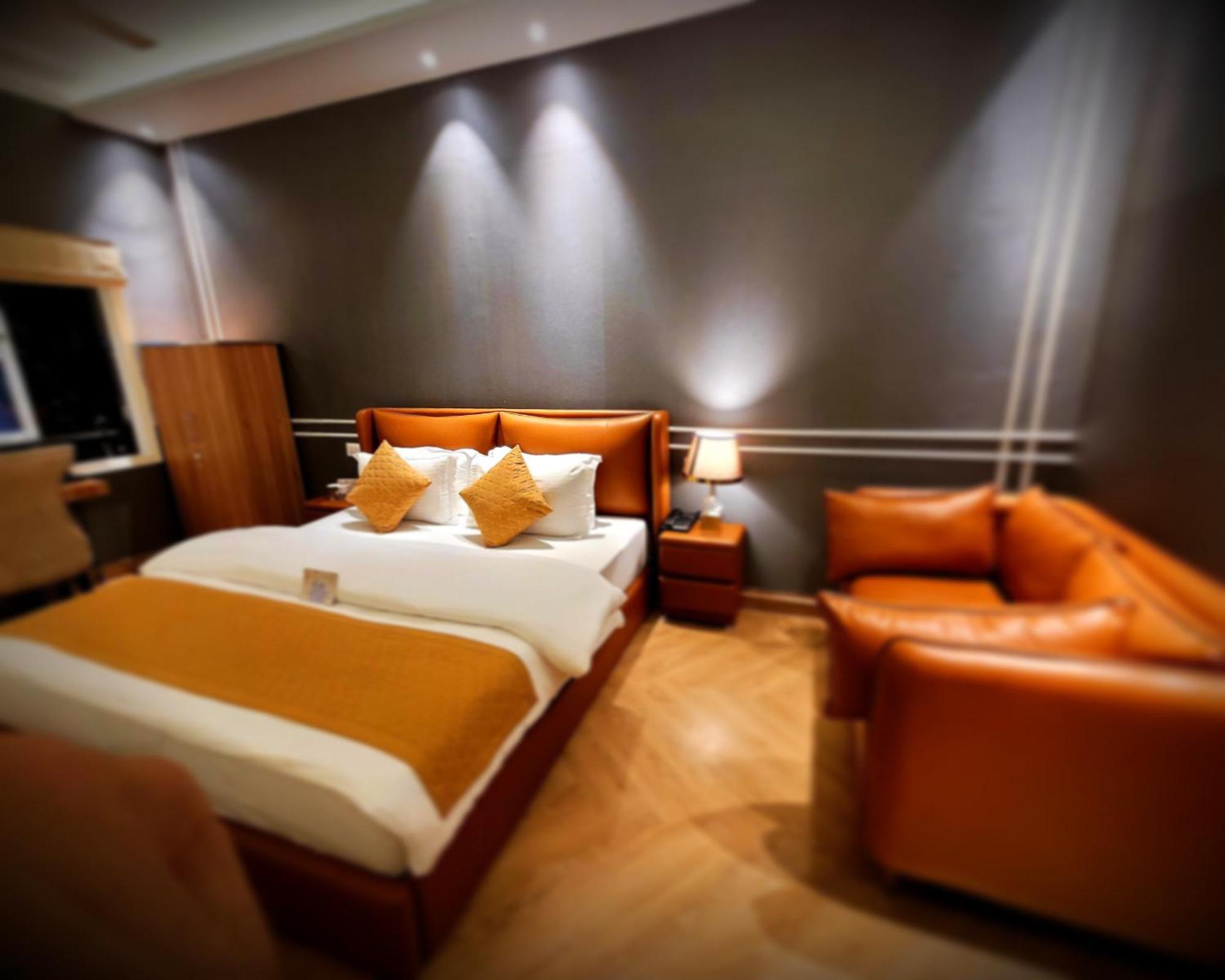 Victorian Elegance Luxury Stays อัมริตสา ภายนอก รูปภาพ