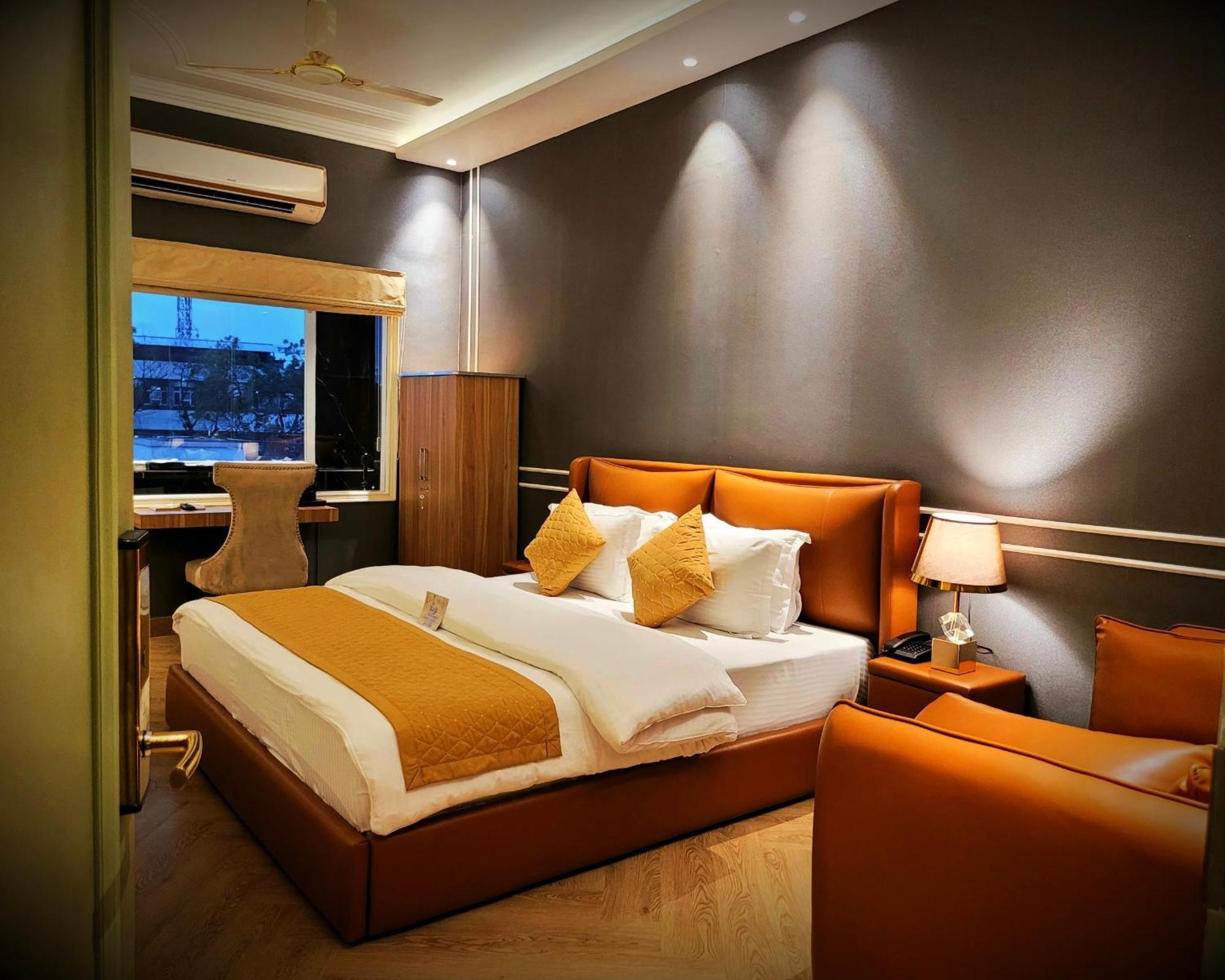 Victorian Elegance Luxury Stays อัมริตสา ภายนอก รูปภาพ