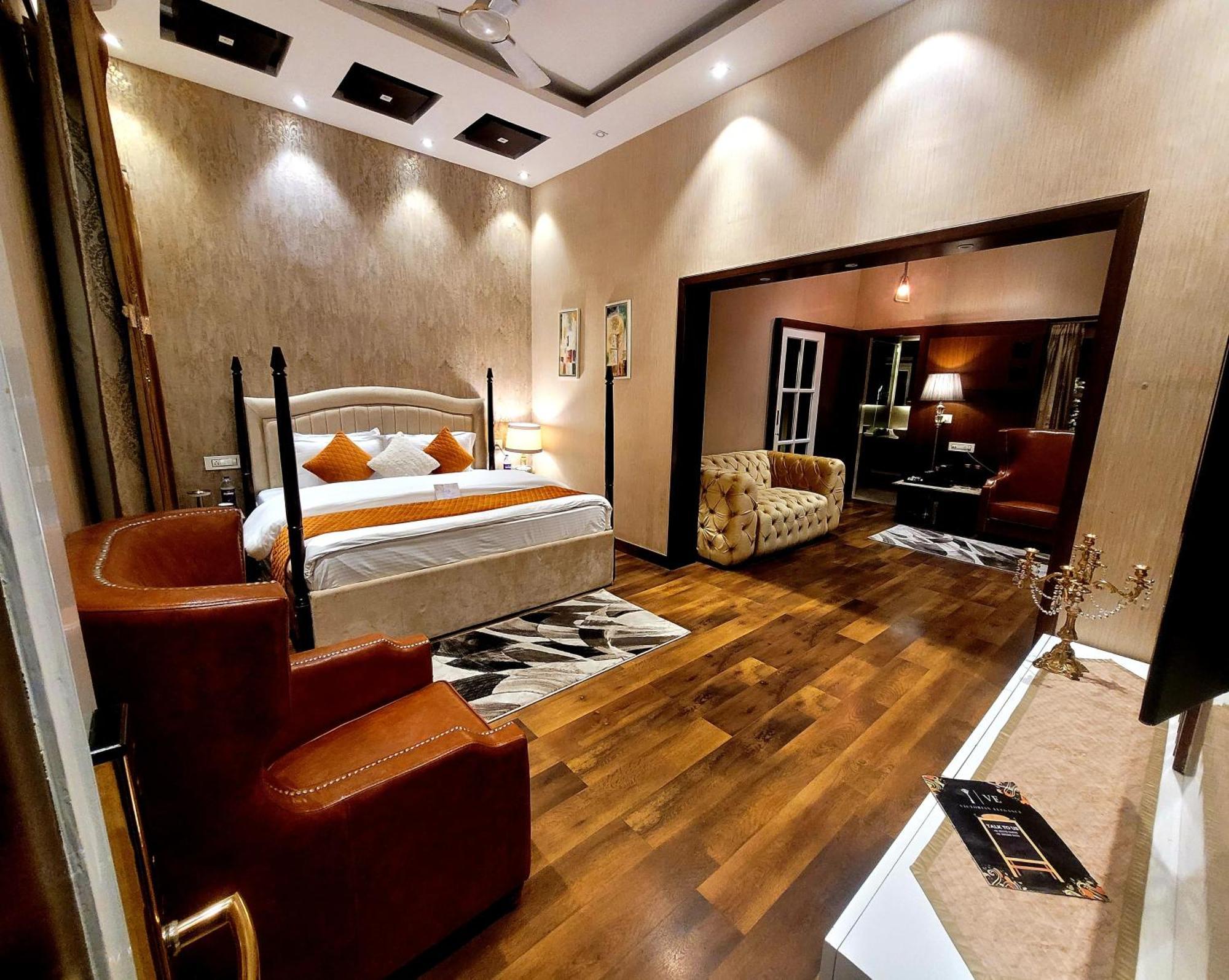 Victorian Elegance Luxury Stays อัมริตสา ภายนอก รูปภาพ